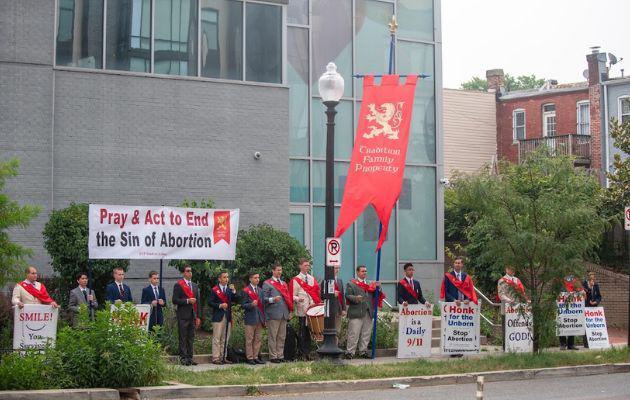 Pro-life caravan prays against abortion